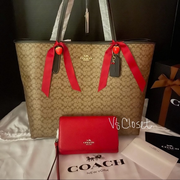 ❤️SOLD❤️❤️❤️Coach Tote Set - Picture 7 of 11